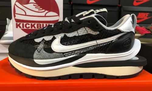 sacai x Nike VaporWaffle 3.0 CV1363-001 Black white Kickbulk Sneaker shoes camera photos reviews