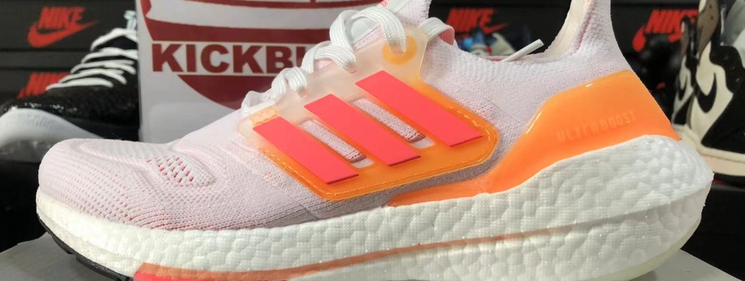 Adidas ULTRABOOST WMNS 'WHITE FLASH ORANGE' 2022 GX5595 Kickbulk Sneaker Camera photos