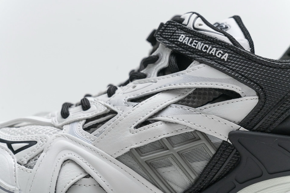 Balenciaga Track 2 Sneaker Black White 570391w2gn31090 11 - www.kickbulk.org