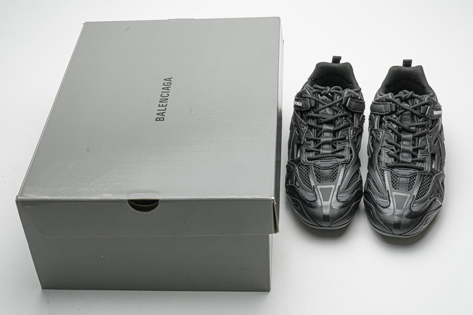 Balenciaga Drive Sneaker Black 624343w2fn11000 4 - www.kickbulk.org