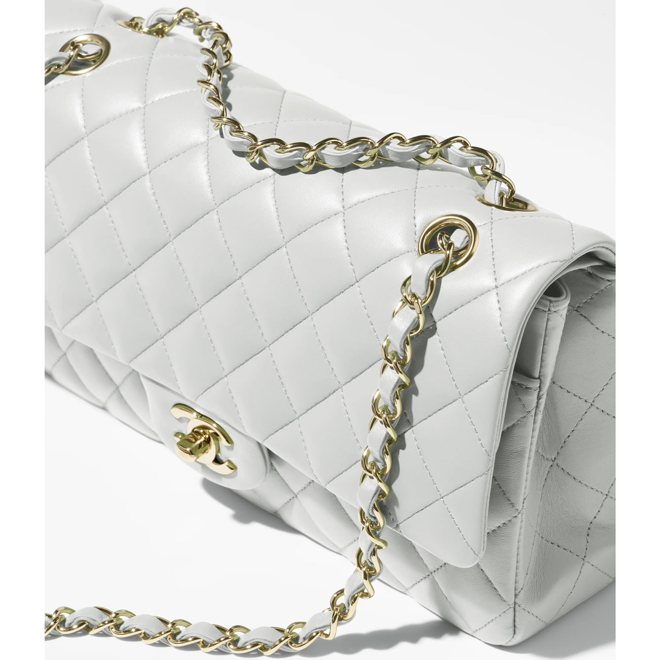 Chanel Classic Handbag 22 - www.kickbulk.org