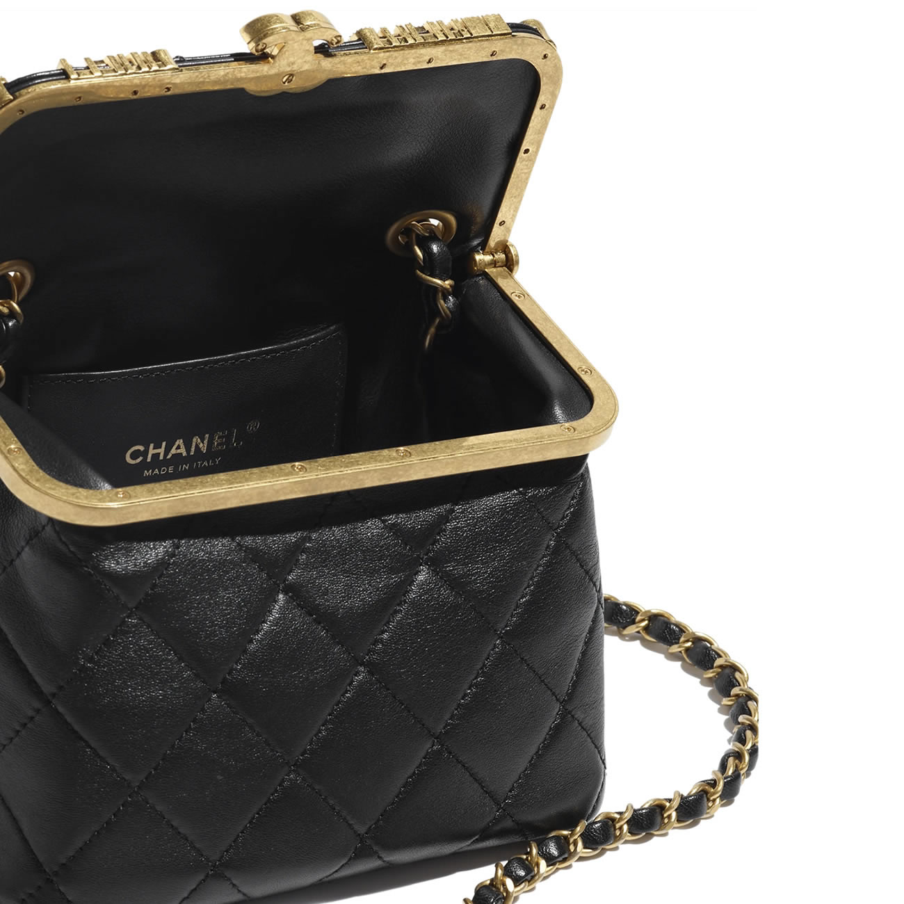Chanel Clasp Bag 4 - www.kickbulk.org