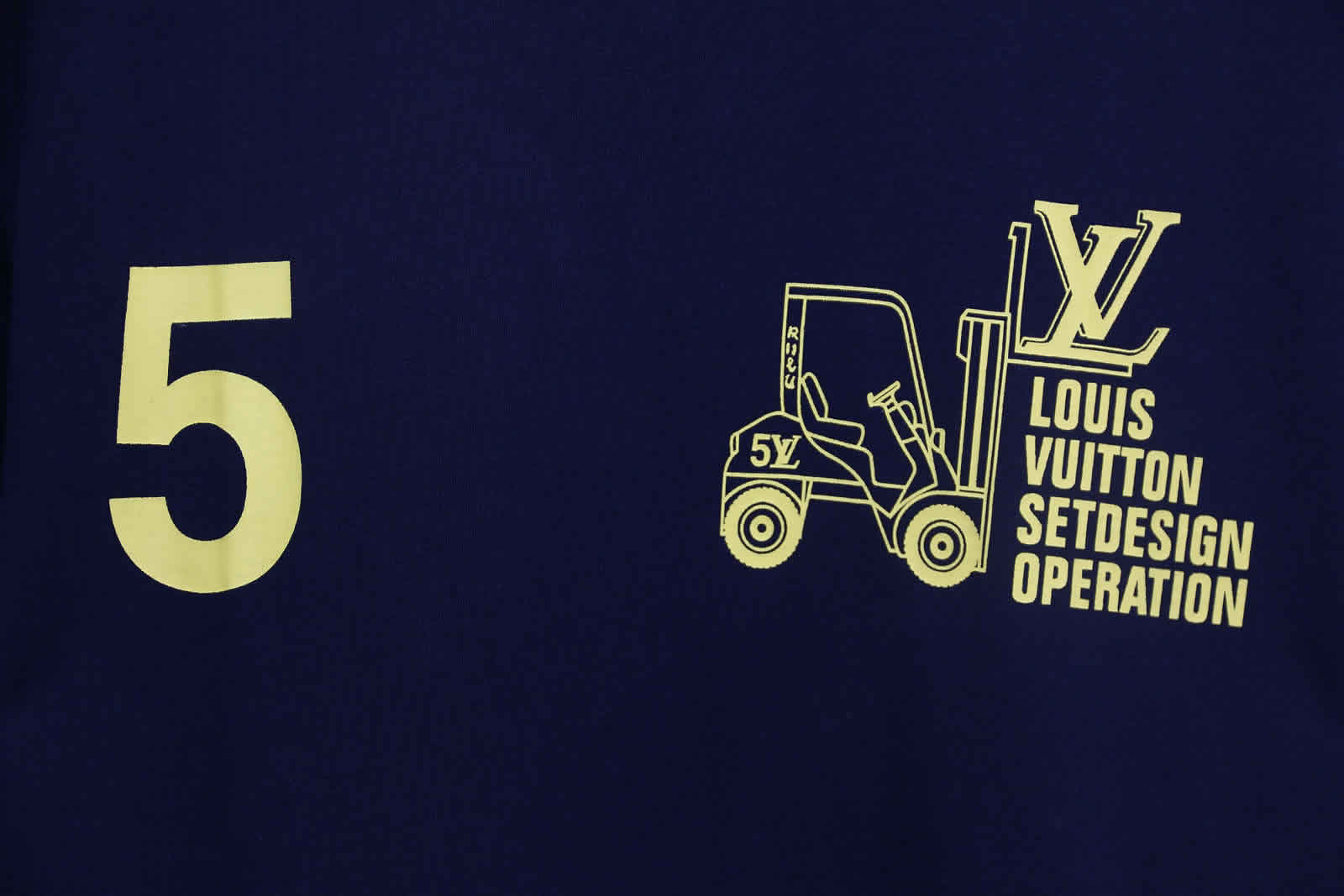 Louis Vuitton Catwalk T Shirt 2021 15 - www.kickbulk.org
