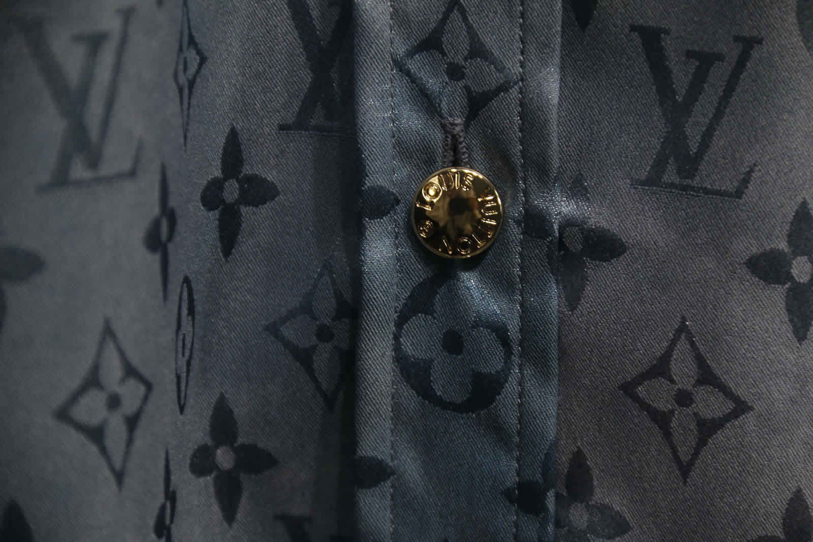 Louis Vuitton Silk Shirt 10 - www.kickbulk.org