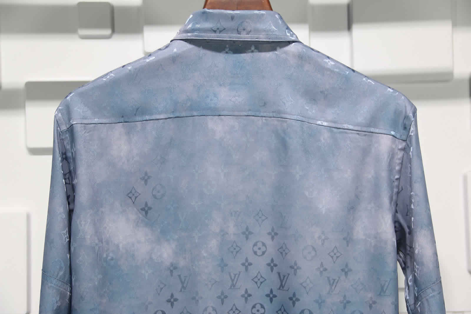 Louis Vuitton Silk Shirt 11 - www.kickbulk.org