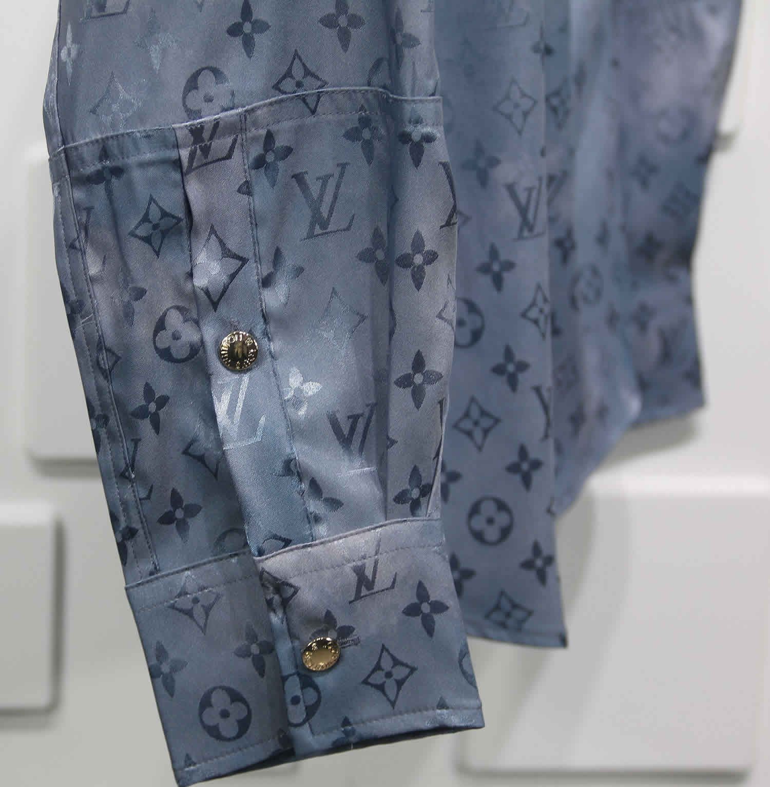 Louis Vuitton Silk Shirt 14 - www.kickbulk.org